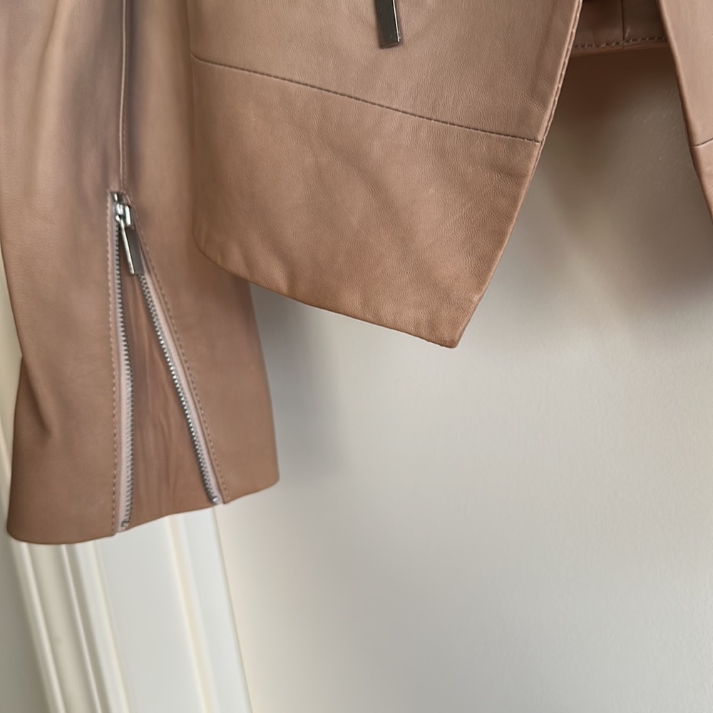 Leather jacket - Picture 6 of 17
